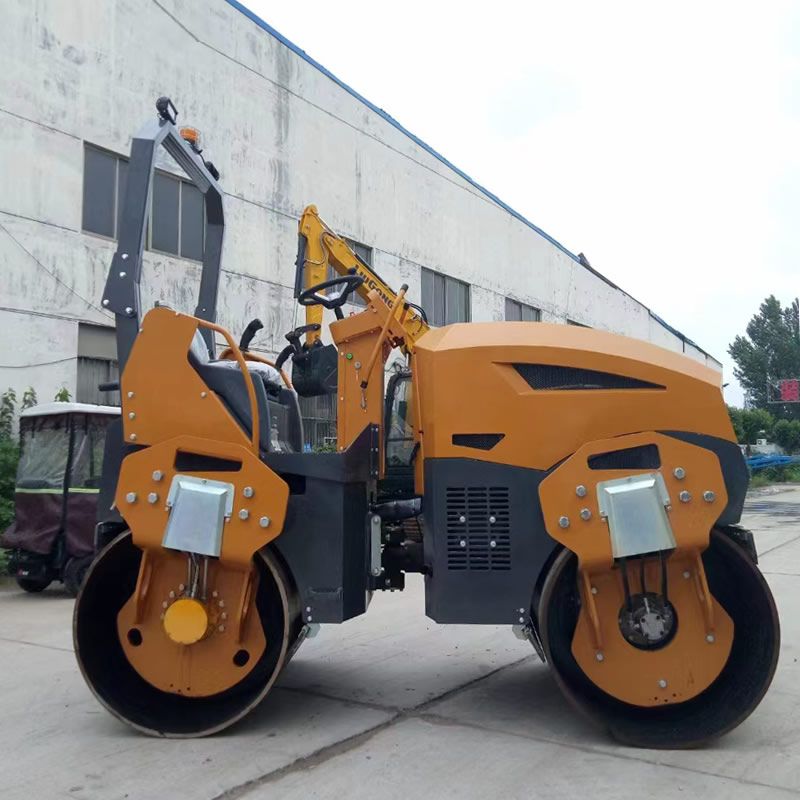 奔馬5噸小型座駕壓路機(jī)BM5000