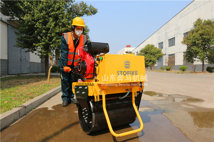 30手扶壓路機 (112).JPG